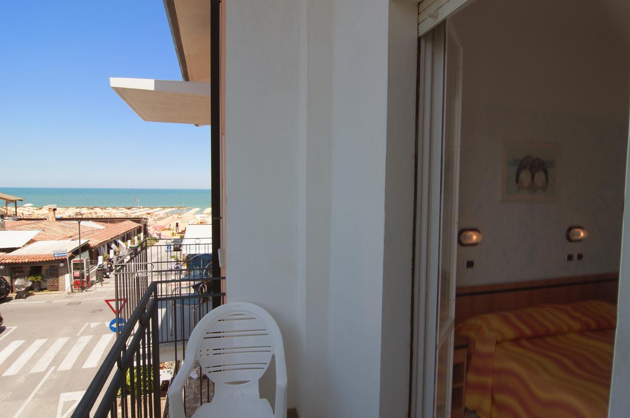 Hotel Greta B&B Rimini Zewnętrze zdjęcie