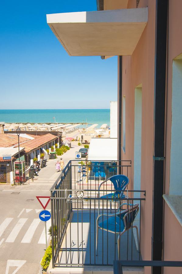 Hotel Greta B&B Rimini Zewnętrze zdjęcie